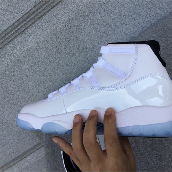Jordan 11 Retro, Legend Blue - Picture 3 of 4